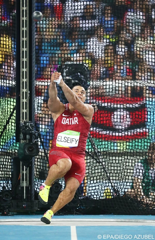 epa05501355 Ashraf Amgad Elseify of Qatar competes in the men's Hammer Throw final of the Rio 2016 Olympic Games Athletics, Track and Field events at the Olympic Stadium in Rio de Janeiro, Brazil, 19 August 2016.  EPA/DIEGO AZUBEL