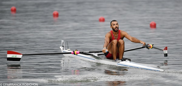 epa05464355 Mohammed al-Khafaji of Iraq during the men's Single Sculls repechange in the Rio 2016 Olympic Games Rowing events at the Lagoa Rodrigo de Freitas in Rio de Janeiro, Brazil, 08 August 2016.  EPA/FRANCK ROBICHON